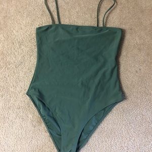 Forever 21 One Piece, L